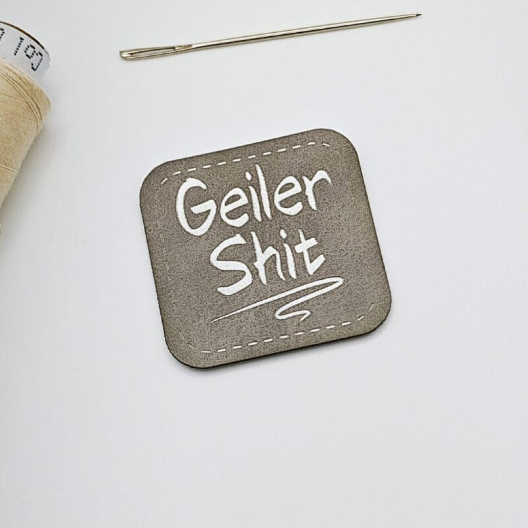 Tate Emmas Nähladen Kunstlederlabel „GELER SHIT"