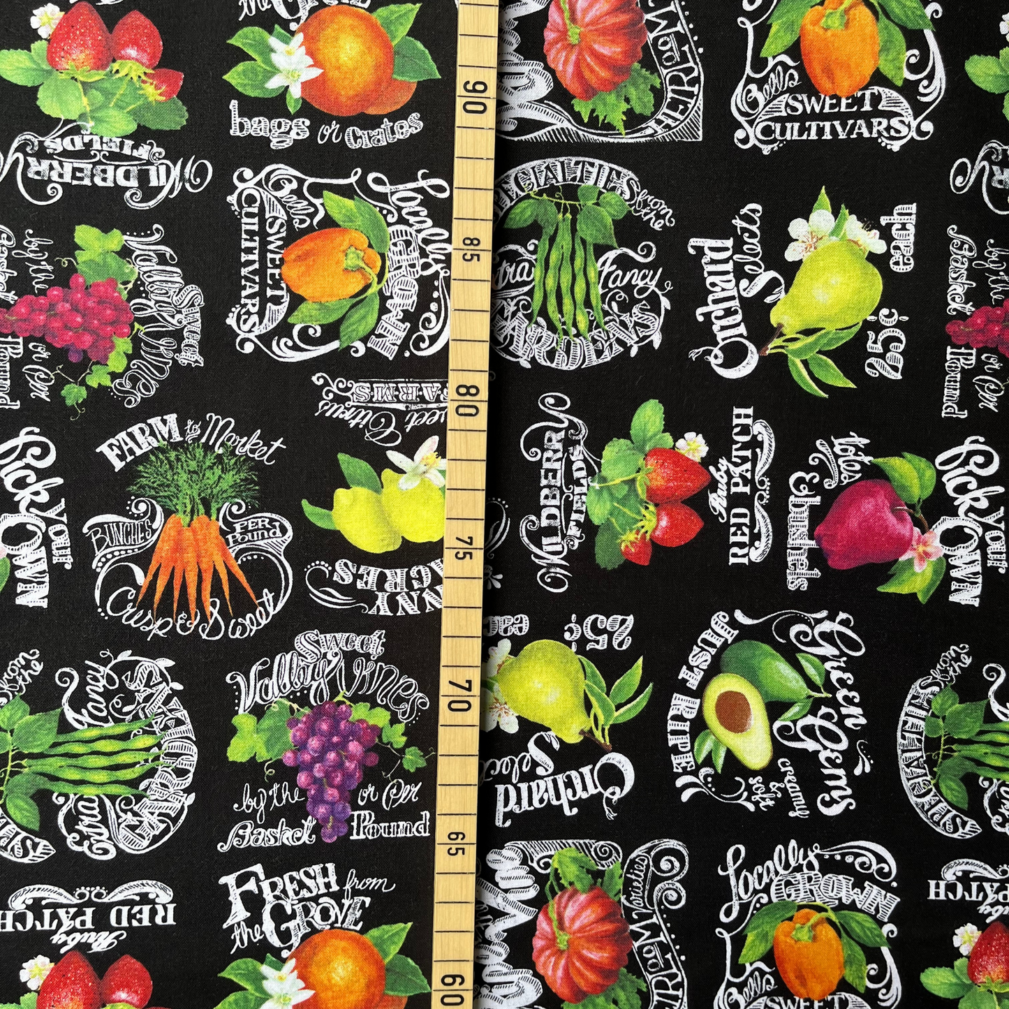 Wilmington Prints "Fresh from the Gove" US 8078-5