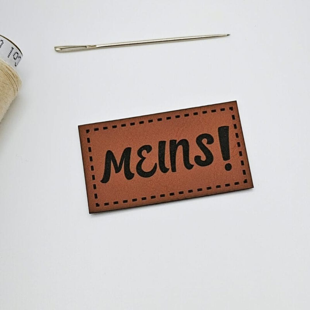 Tate Emmas Nähladen Kunstlederlabel „MEINS“