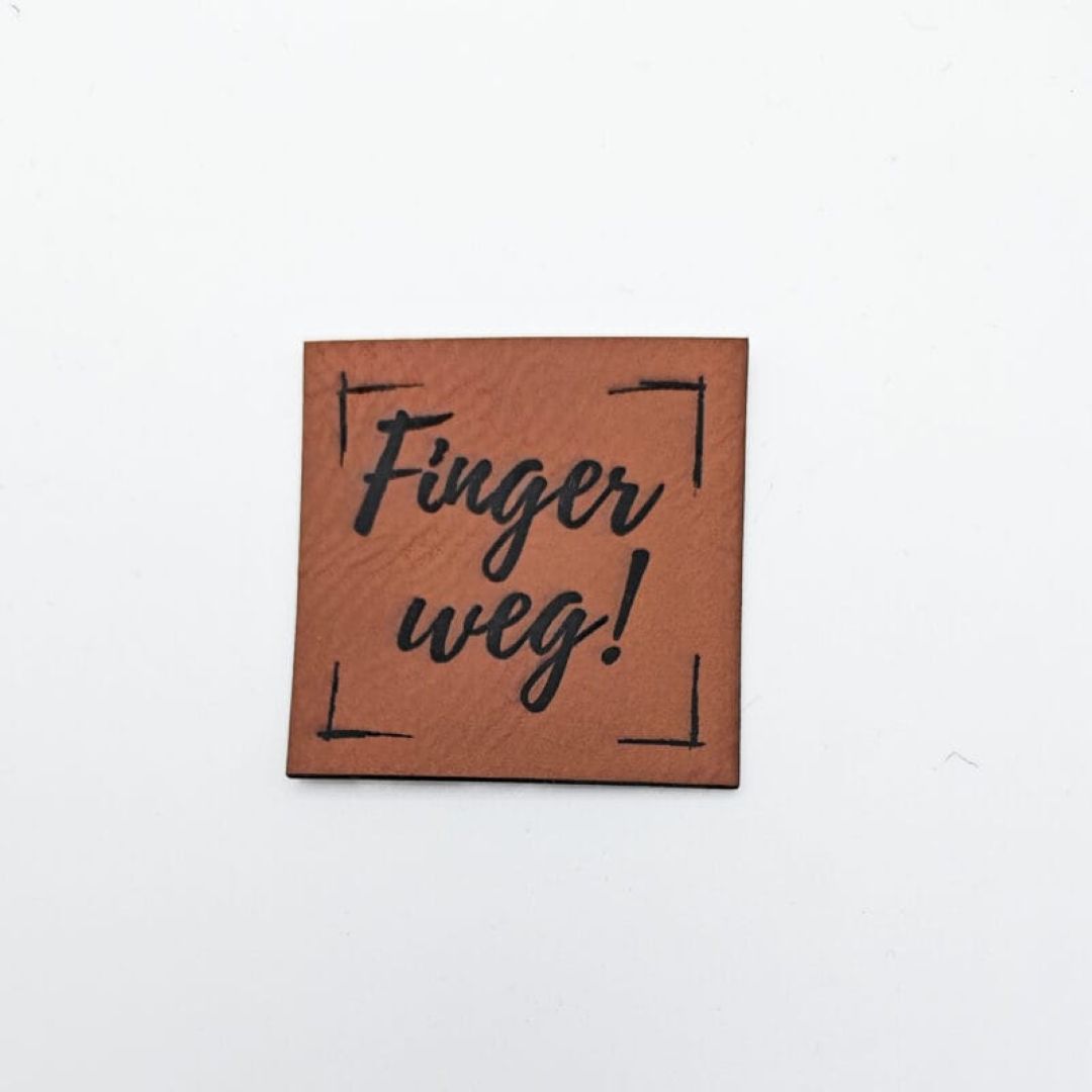 Tate Emmas Nähladen Kunstlederlabel „FINGER WEG"