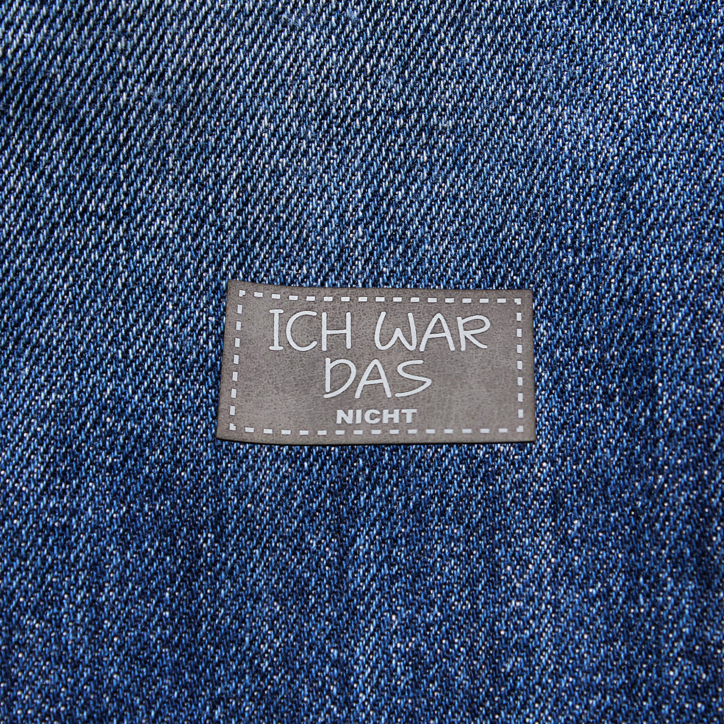 Aufnäher Label CRAZY "ICH WAR DAS NICHT" grau aus Kunstleder