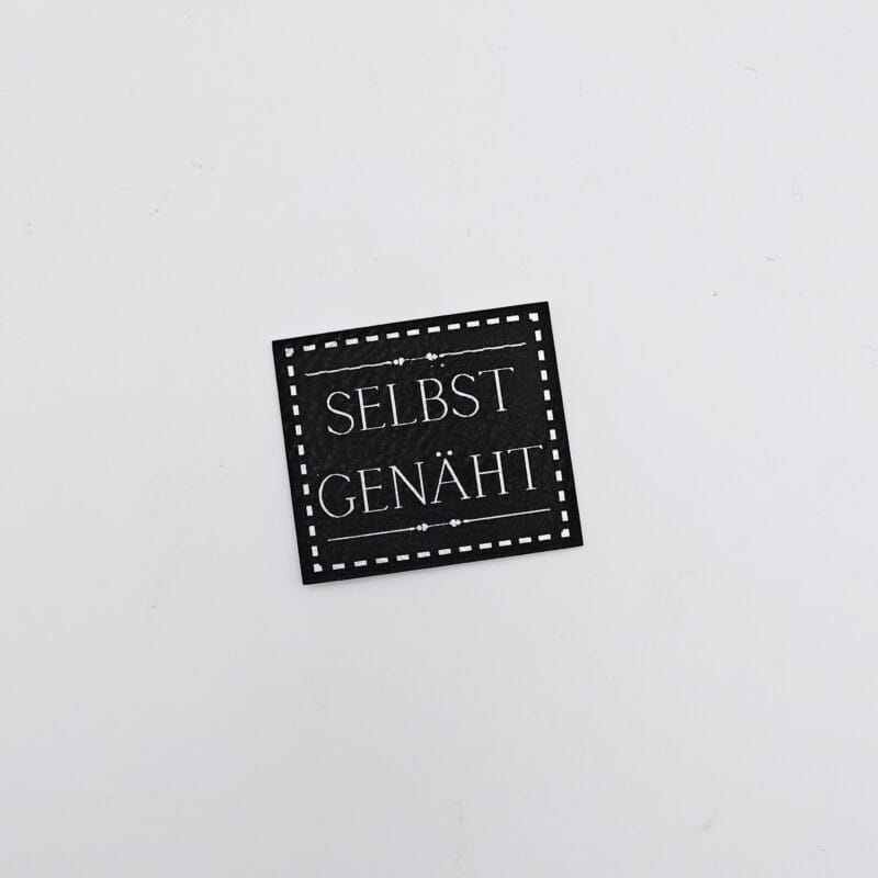 Tate Emmas Nähladen Kunstlederlabel „SELBST GENÄHT“