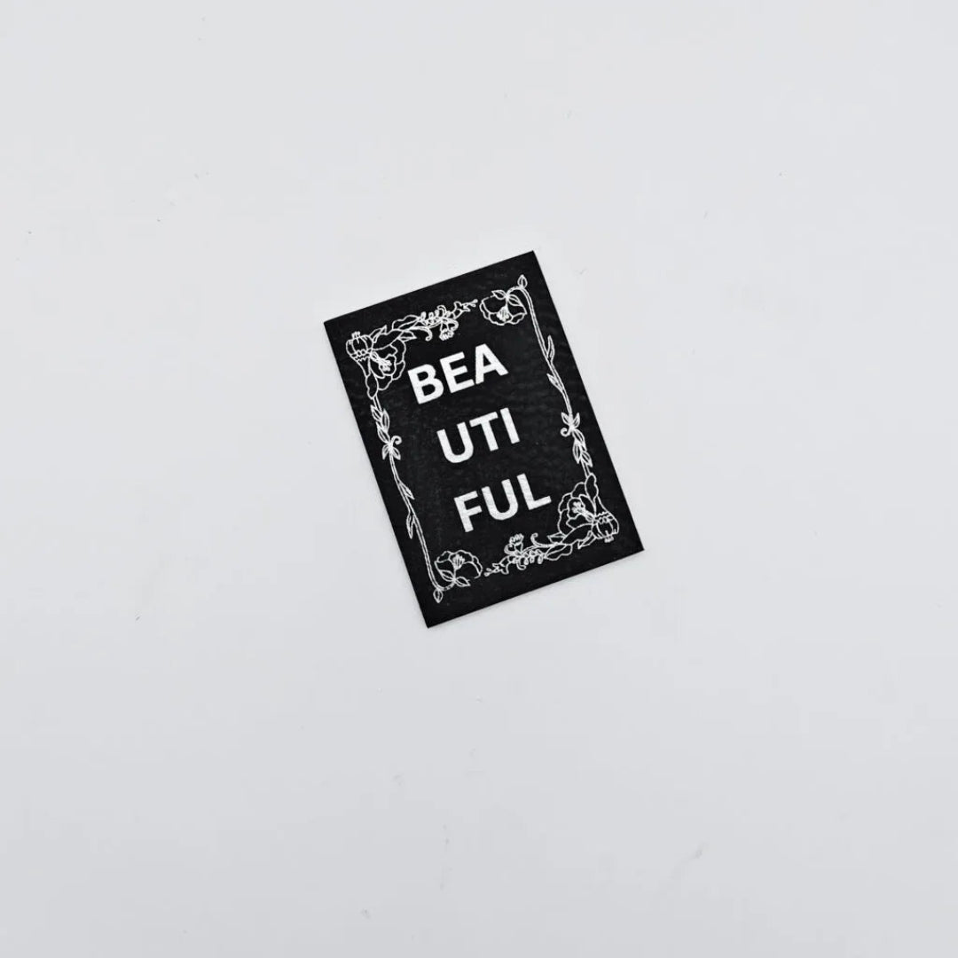Tate Emmas Nähladen Kunstlederlabel „BEAUTIFUL“