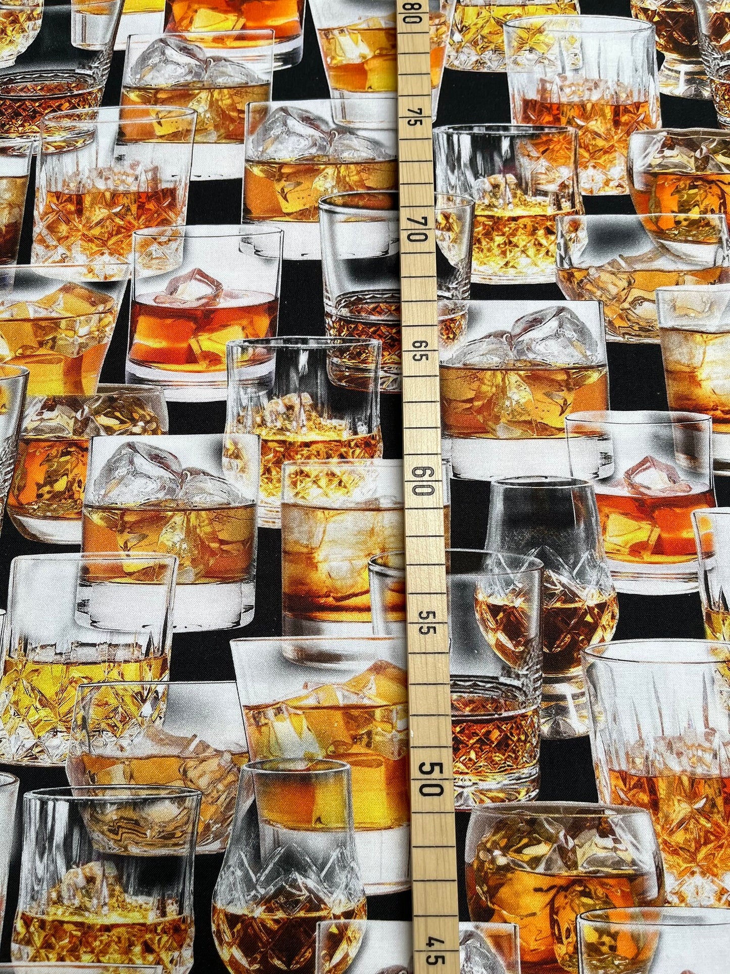 KANVAS Gläser Whisky Gin Eiswürfel by Greta Lynn